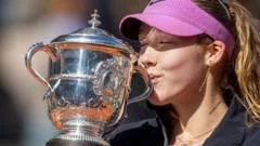 Mirra Andreeva Celebrates Her First Grand Slam Triumph