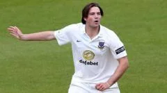 Sussex go top after beating Glamorgan