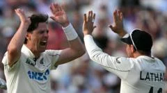 England in trouble after dreadful day against NZ