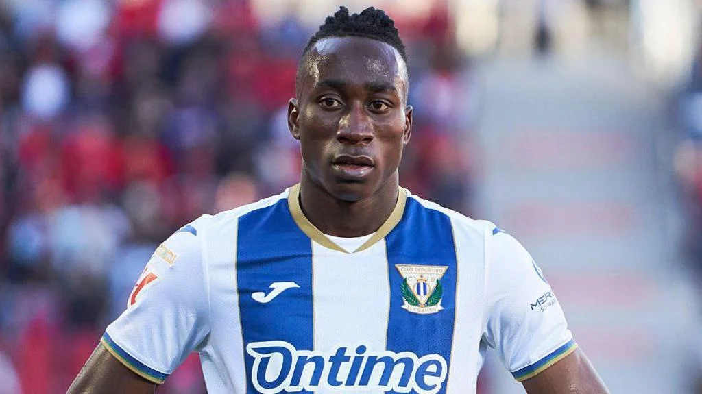 Yan Diomande looks on during a La Liga match between Leganes and Mallorca
