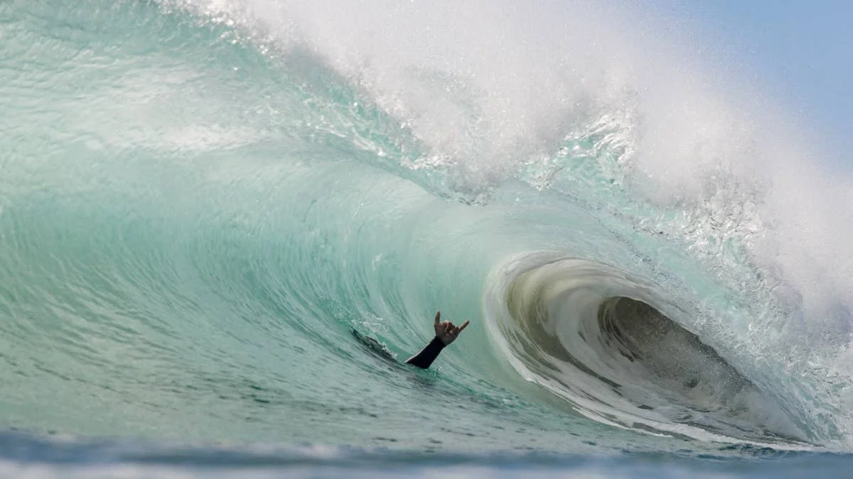 El Niño Swell Bombards Southern California as Wedge Goes Berserk (Photos)
