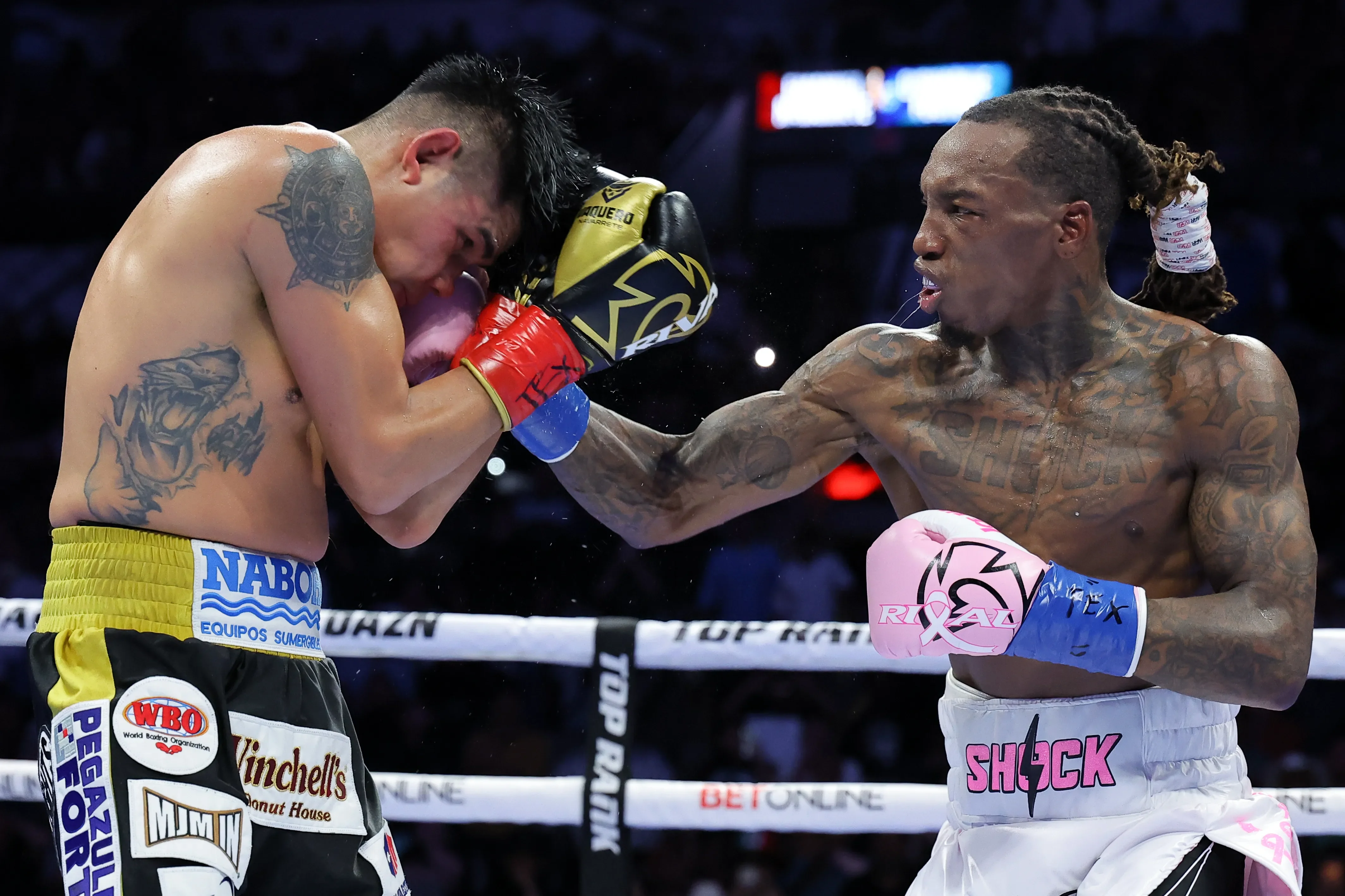 Emanuel Navarrete loses to O'Shaquie Foster by unanimous decision | Source: Top Rank